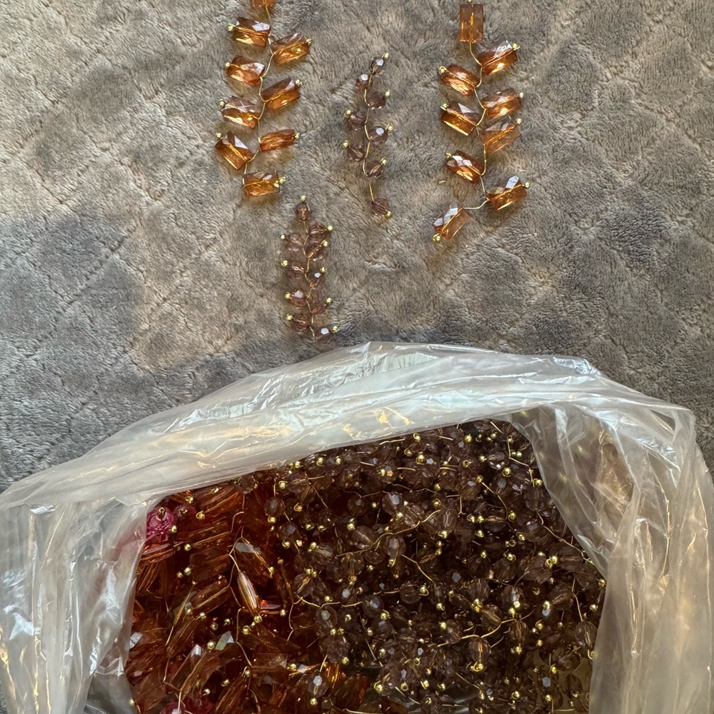 Bulk of beaded flower and blooms for Crafts Decor - Picture 6 of 7
